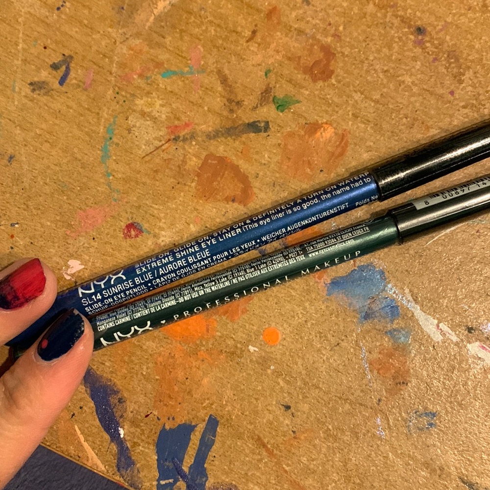 Nyx slide on eye pencil duo !
